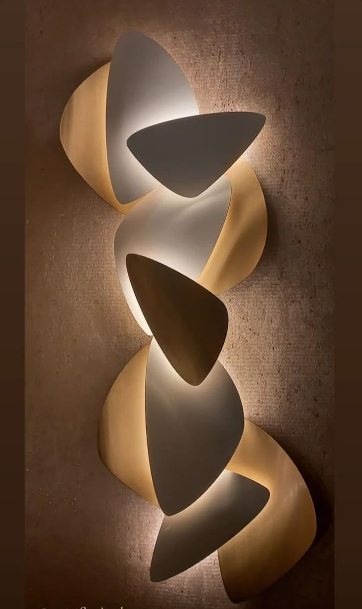 Luxury Spiral Brahma Teak Wood LED Wall Sculpture Light