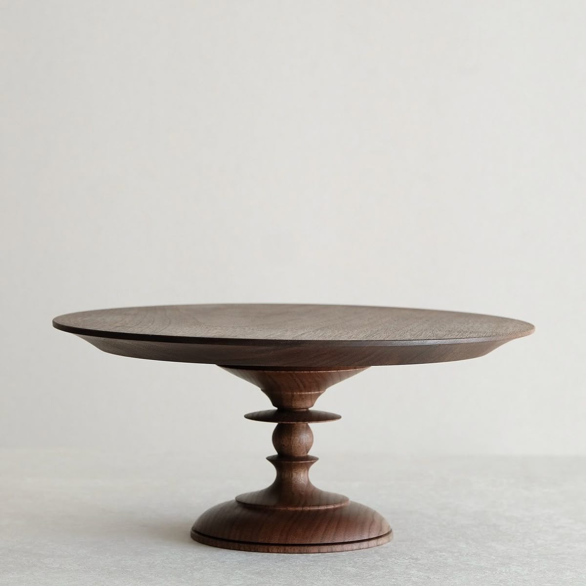 BCS Woodcraft Royal Pedestal Center Table