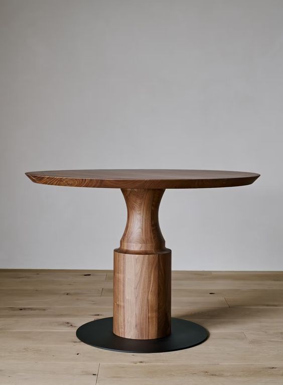 BCS Woodcraft “Cylina” Solid Teak Round Table
