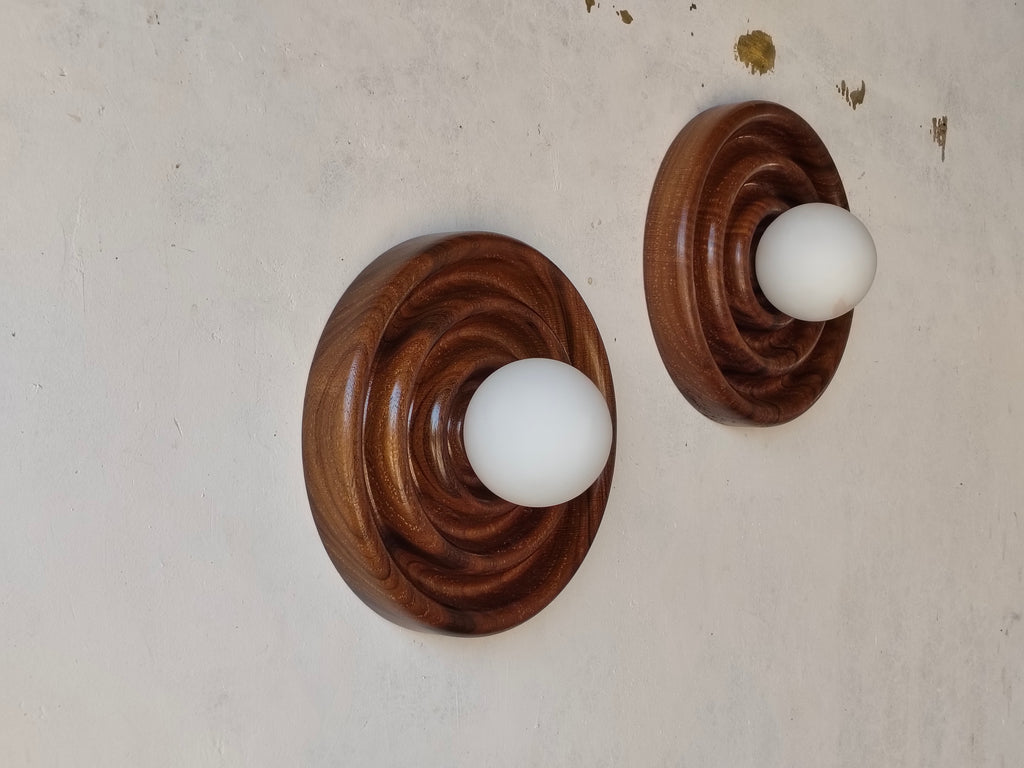 Handcrafted Round Ripple Wooden Wall Light ( 1 lights)