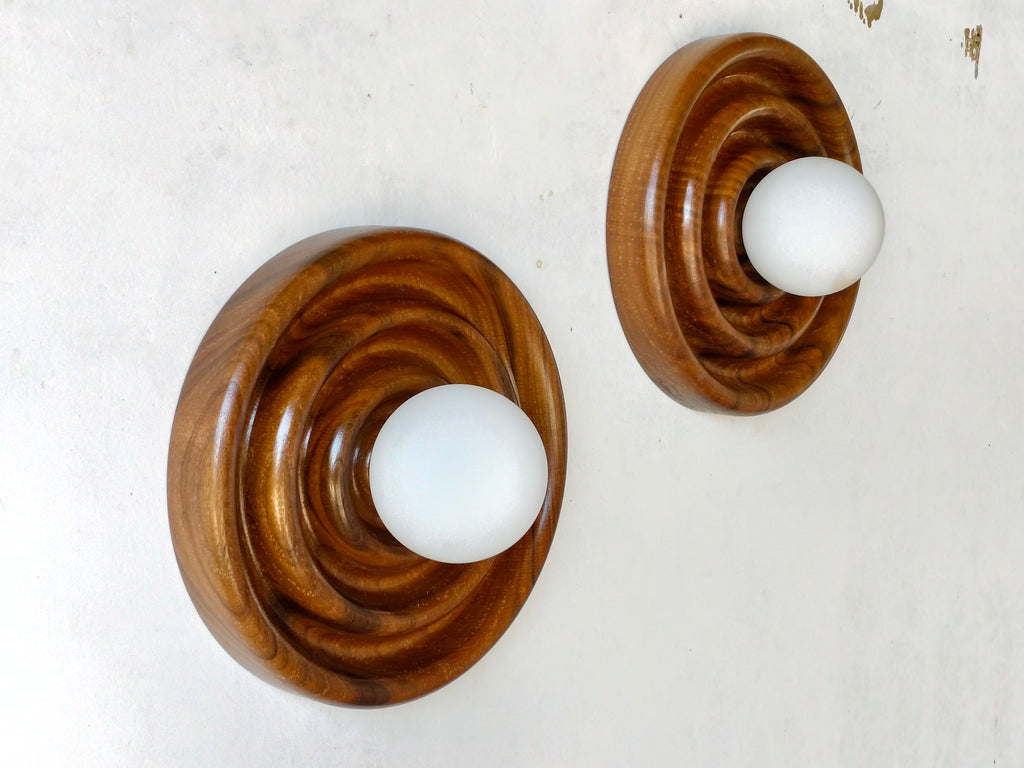Handcrafted Round Ripple Wooden Wall Light ( 1 lights)