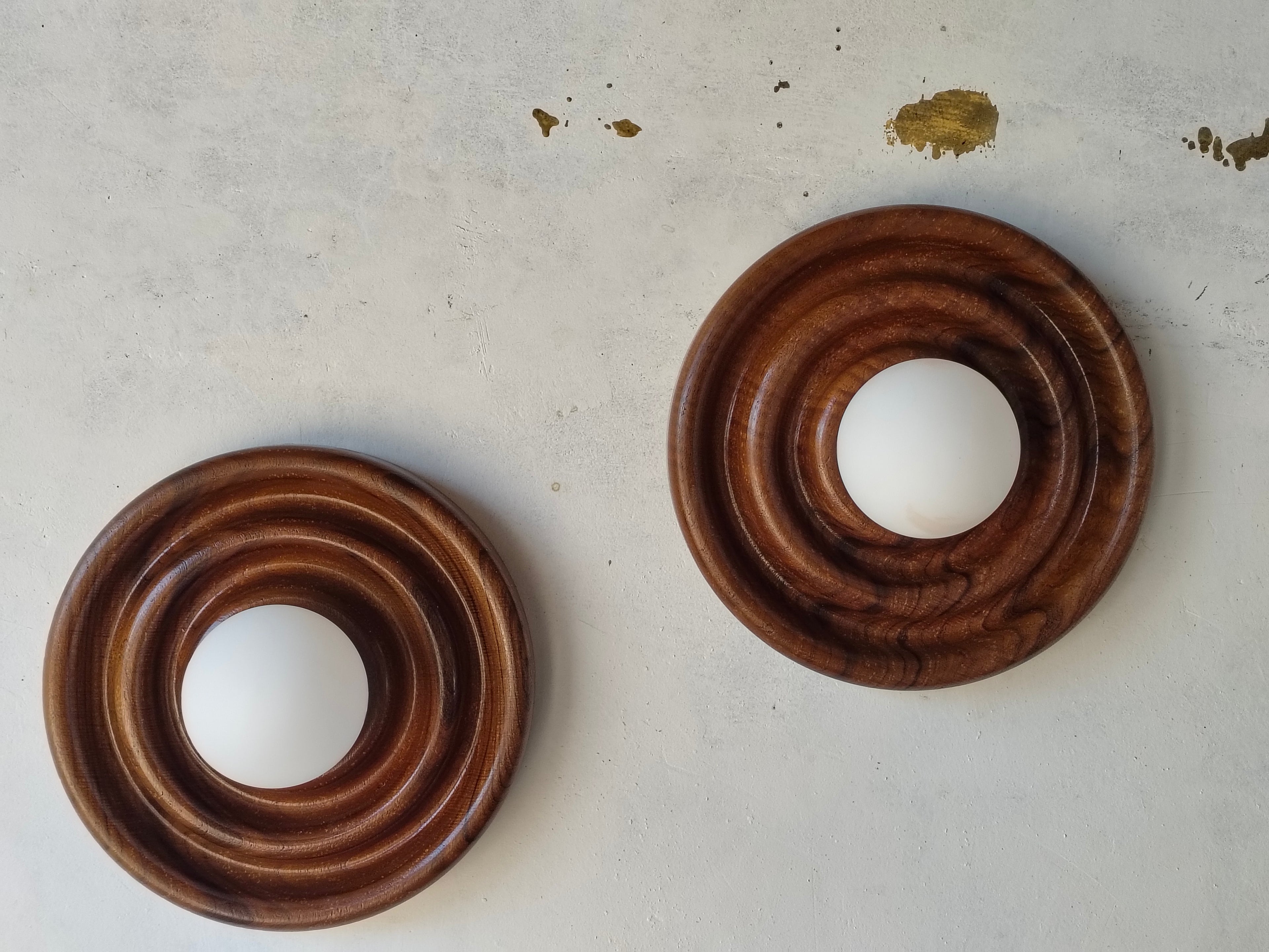 Handcrafted Round Ripple Wooden Wall Light ( 1 lights)